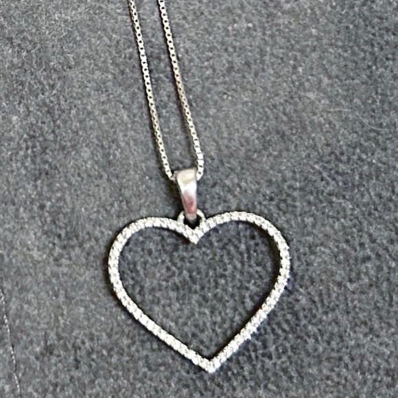 10k WG 1/8 ct Diamond Pendant Necklace - Picture 3 of 3